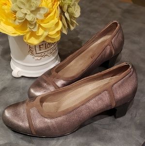 Pewter and brown Munro pumps
